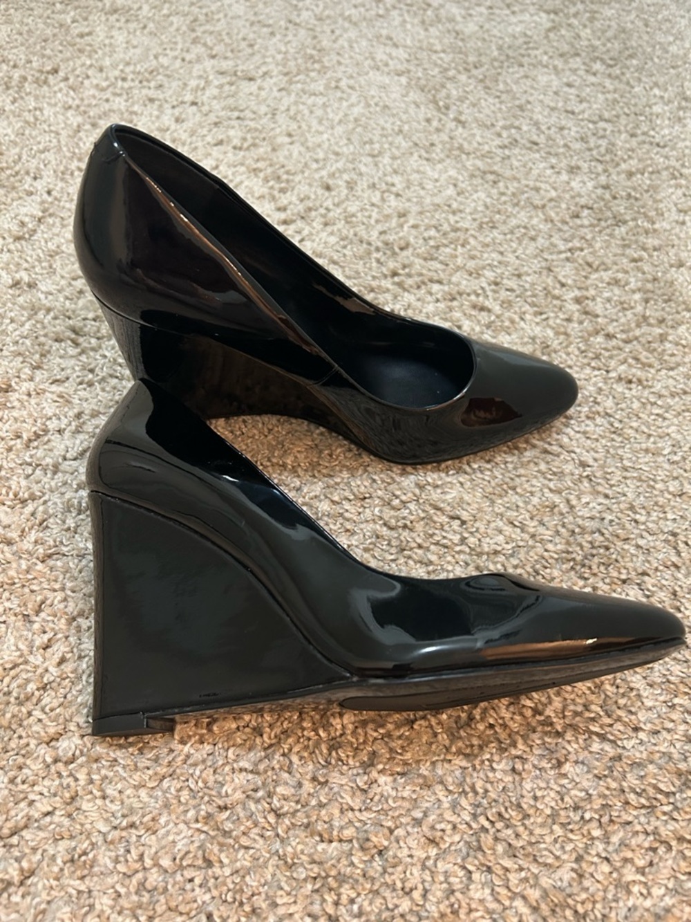 LAUREN Ralph Lauren Glossy Black Patent  leather wedges